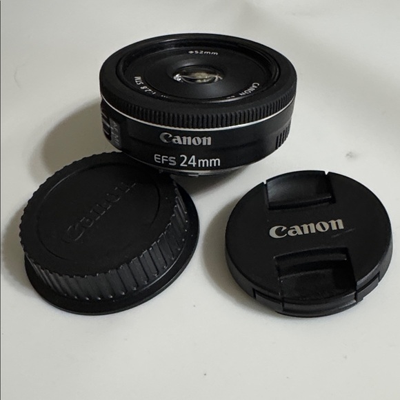 Canon EF-S 24mm f/2.8 STM Lens - Sleek Black - Picture 5 of 7